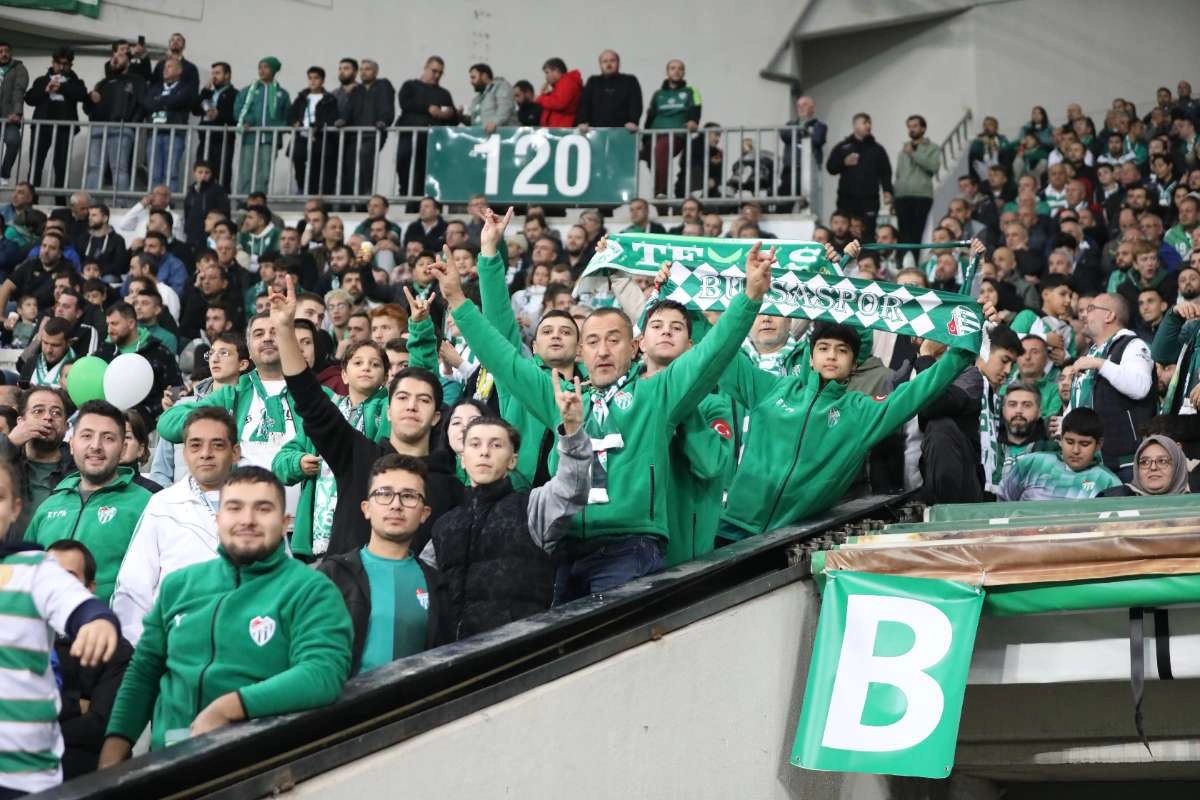 (FOTO GALERİ) Bursaspor-Menemen FK Taraftar Fotoğrafları-2