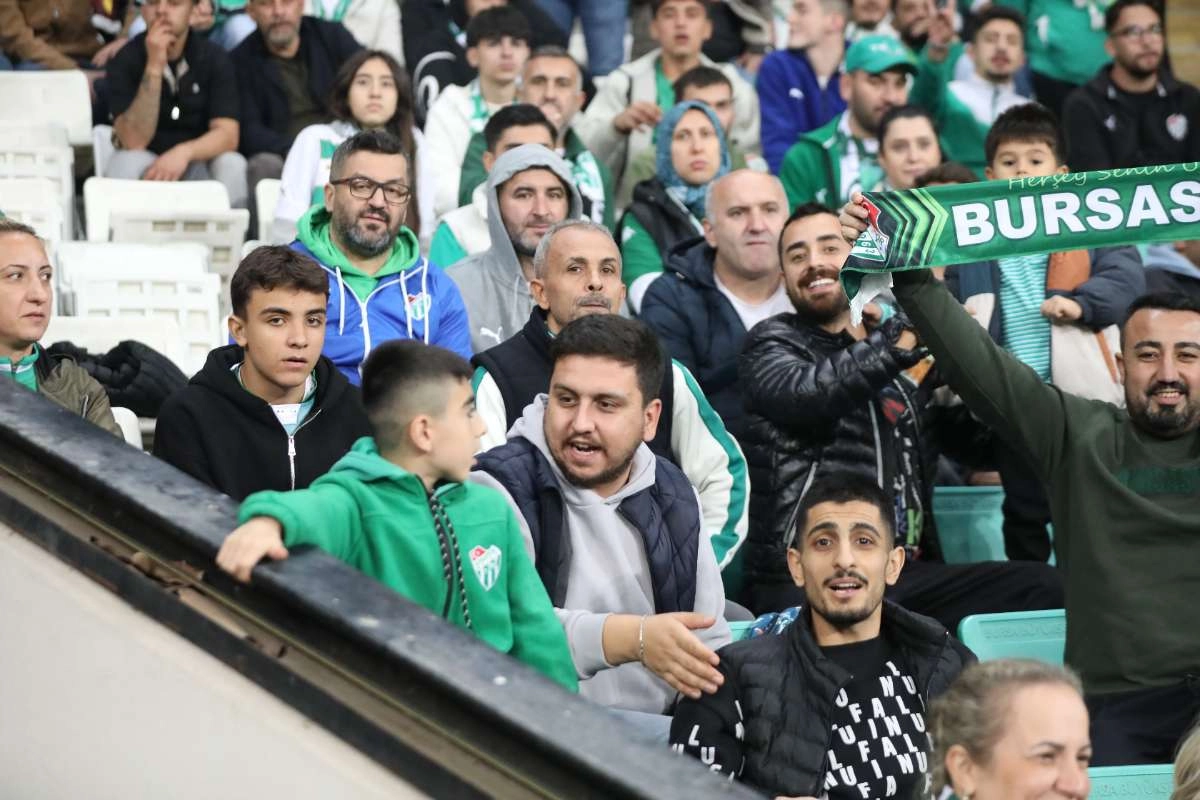(FOTO GALERİ) Bursaspor-Menemen FK Taraftar Fotoğrafları-2