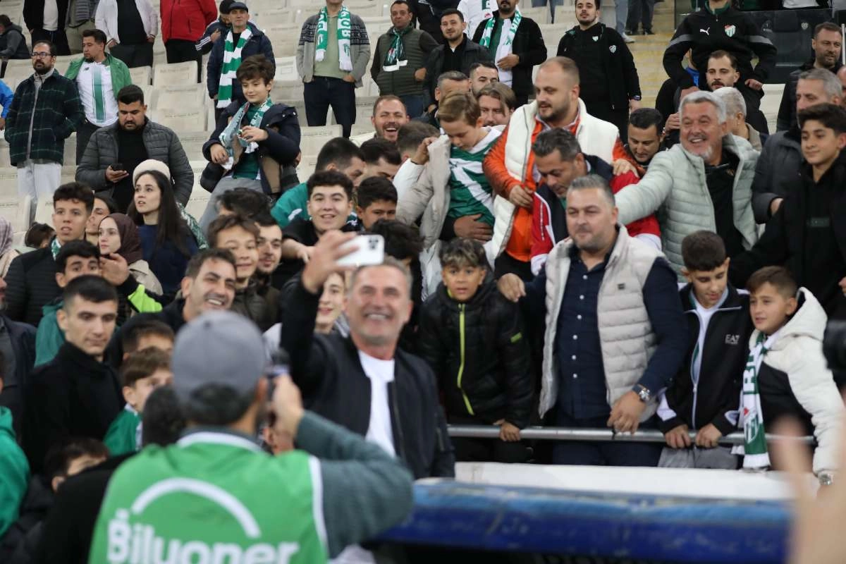 (FOTO GALERİ) Bursaspor-Menemen FK Taraftar Fotoğrafları-2