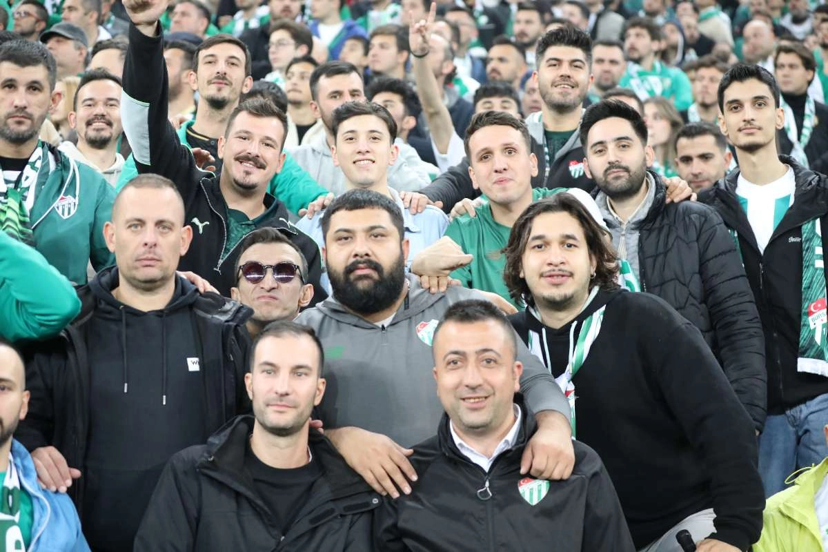 (FOTO GALERİ) Bursaspor-Menemen FK Taraftar Fotoğrafları-2