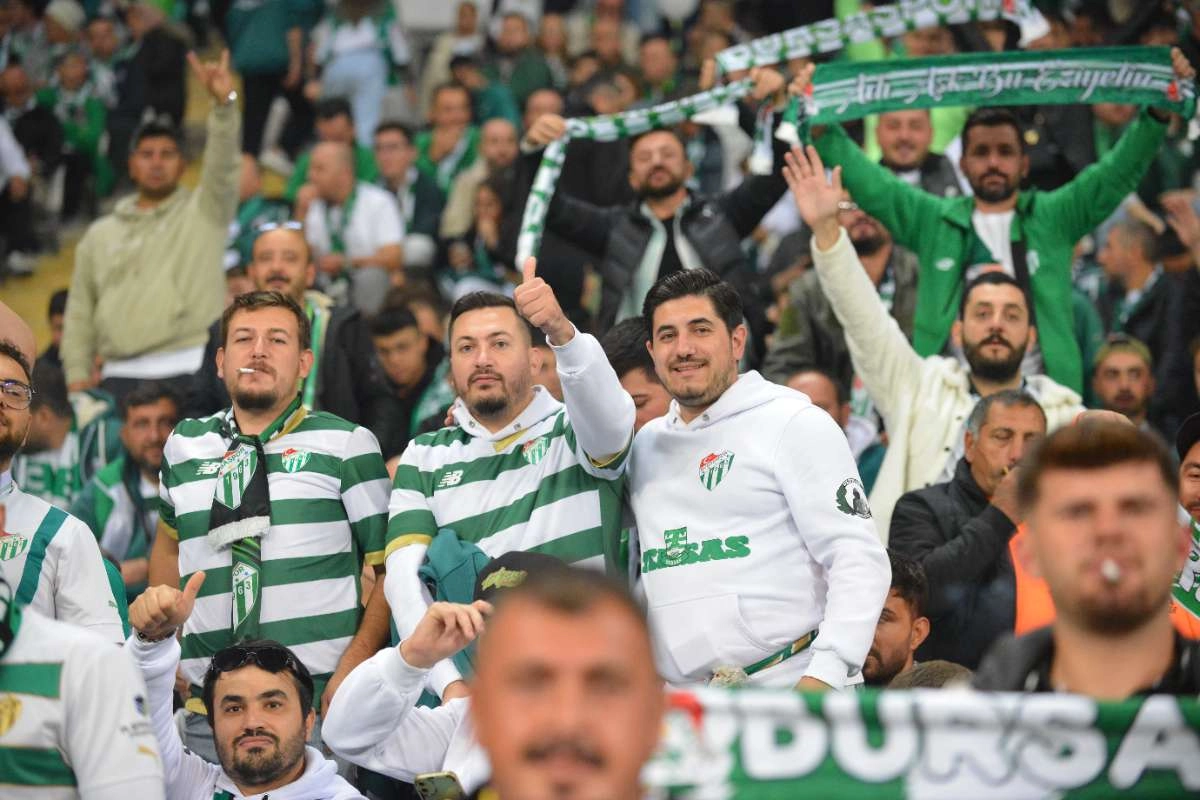 (FOTO GALERİ) Bursaspor-Menemen FK Taraftar Fotoğrafları-3