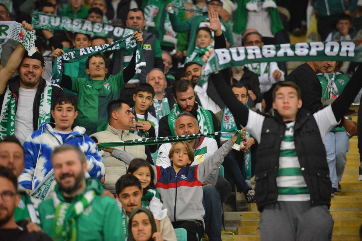 (FOTO GALERİ) Bursaspor-Menemen FK Taraftar Fotoğrafları-3