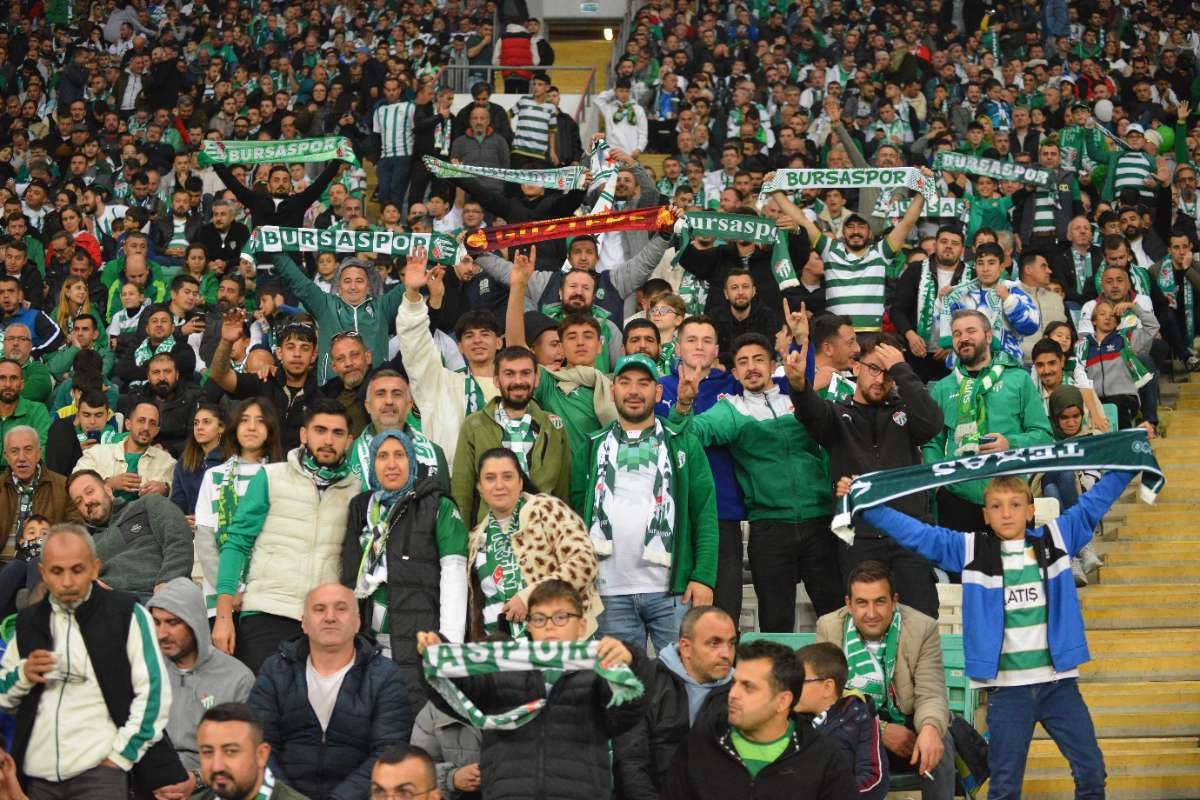 (FOTO GALERİ) Bursaspor-Menemen FK Taraftar Fotoğrafları-3