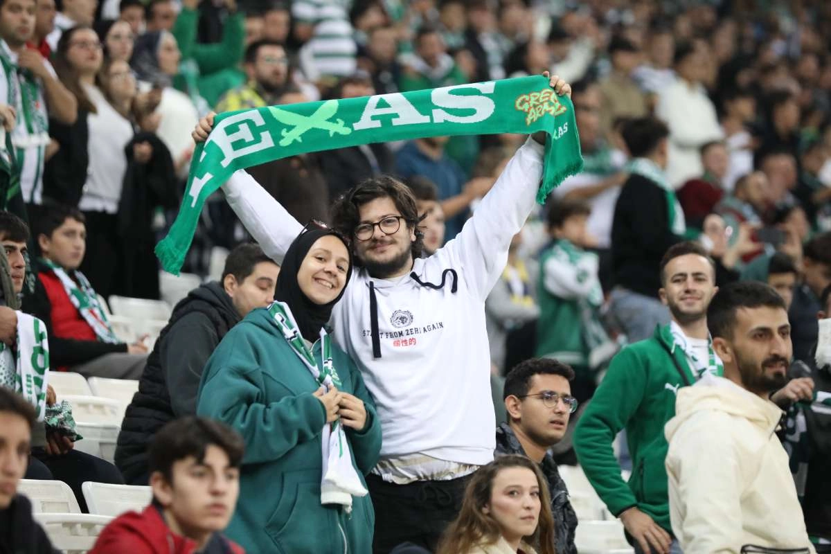 (FOTO GALERİ) Bursaspor-Menemen FK Taraftar Fotoğrafları-2