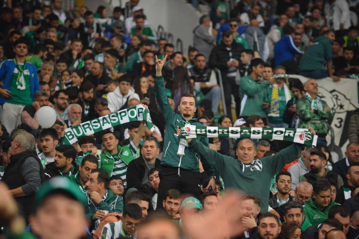 (FOTO GALERİ) Bursaspor-Menemen FK Taraftar Fotoğrafları-3