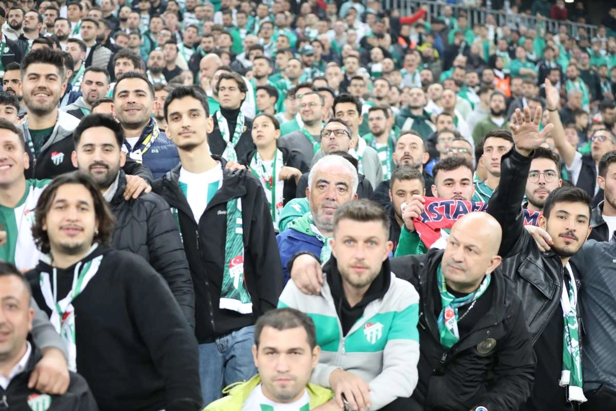 (FOTO GALERİ) Bursaspor-Menemen FK Taraftar Fotoğrafları-2