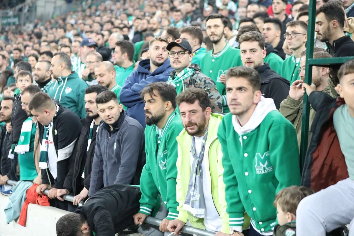 (FOTO GALERİ) Bursaspor-Menemen FK Taraftar Fotoğrafları-2