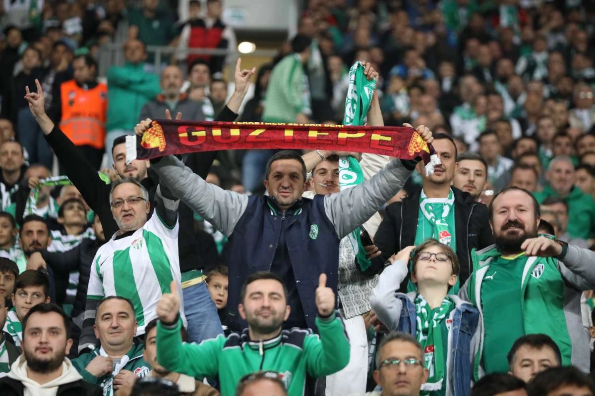 (FOTO GALERİ) Bursaspor-Menemen FK Taraftar Fotoğrafları-2