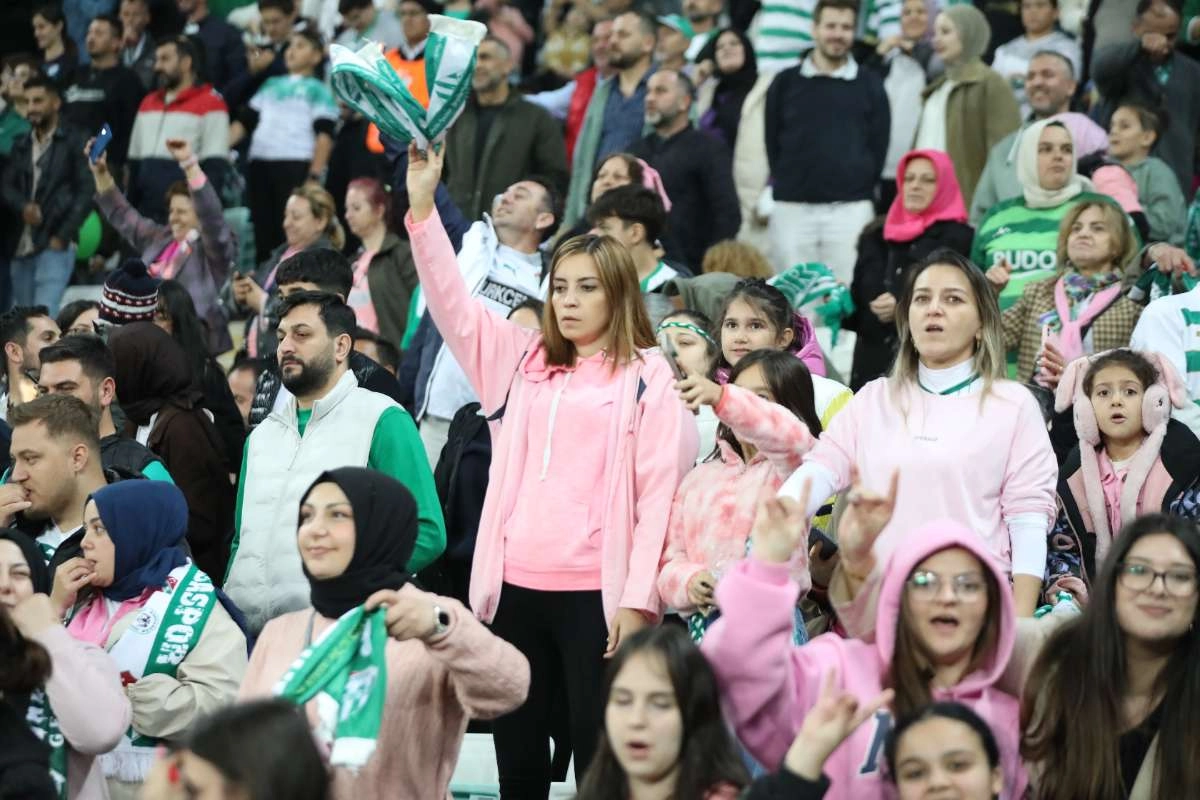 (FOTO GALERİ) Bursaspor-Menemen FK Taraftar Fotoğrafları-2