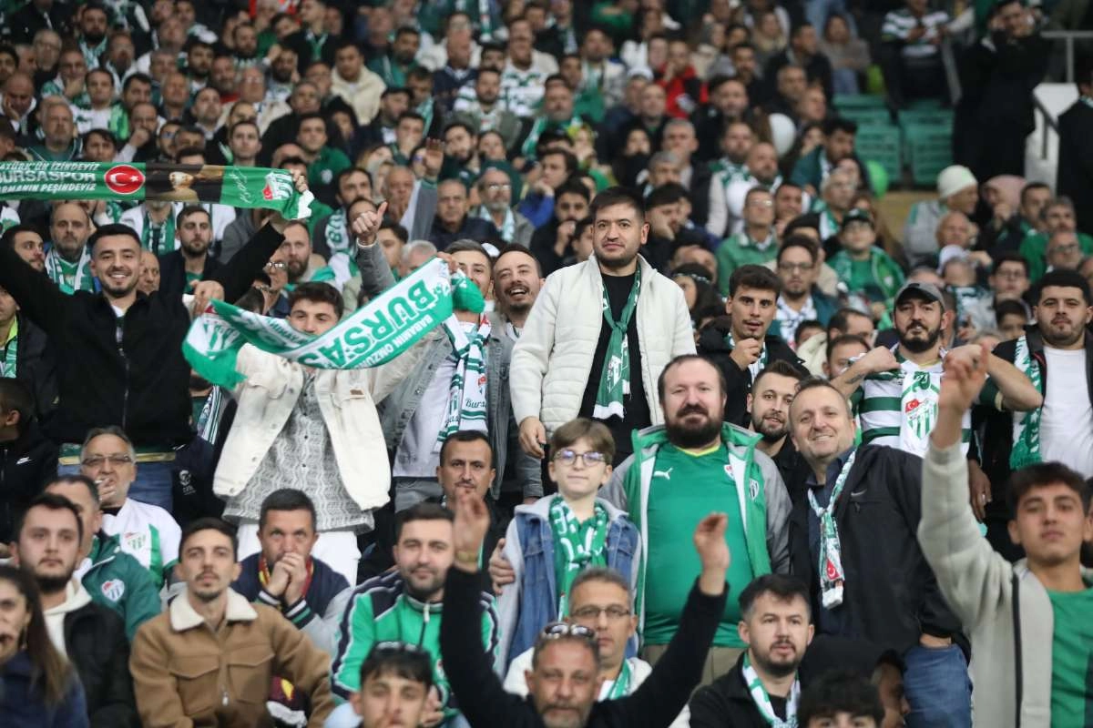 (FOTO GALERİ) Bursaspor-Menemen FK Taraftar Fotoğrafları-2