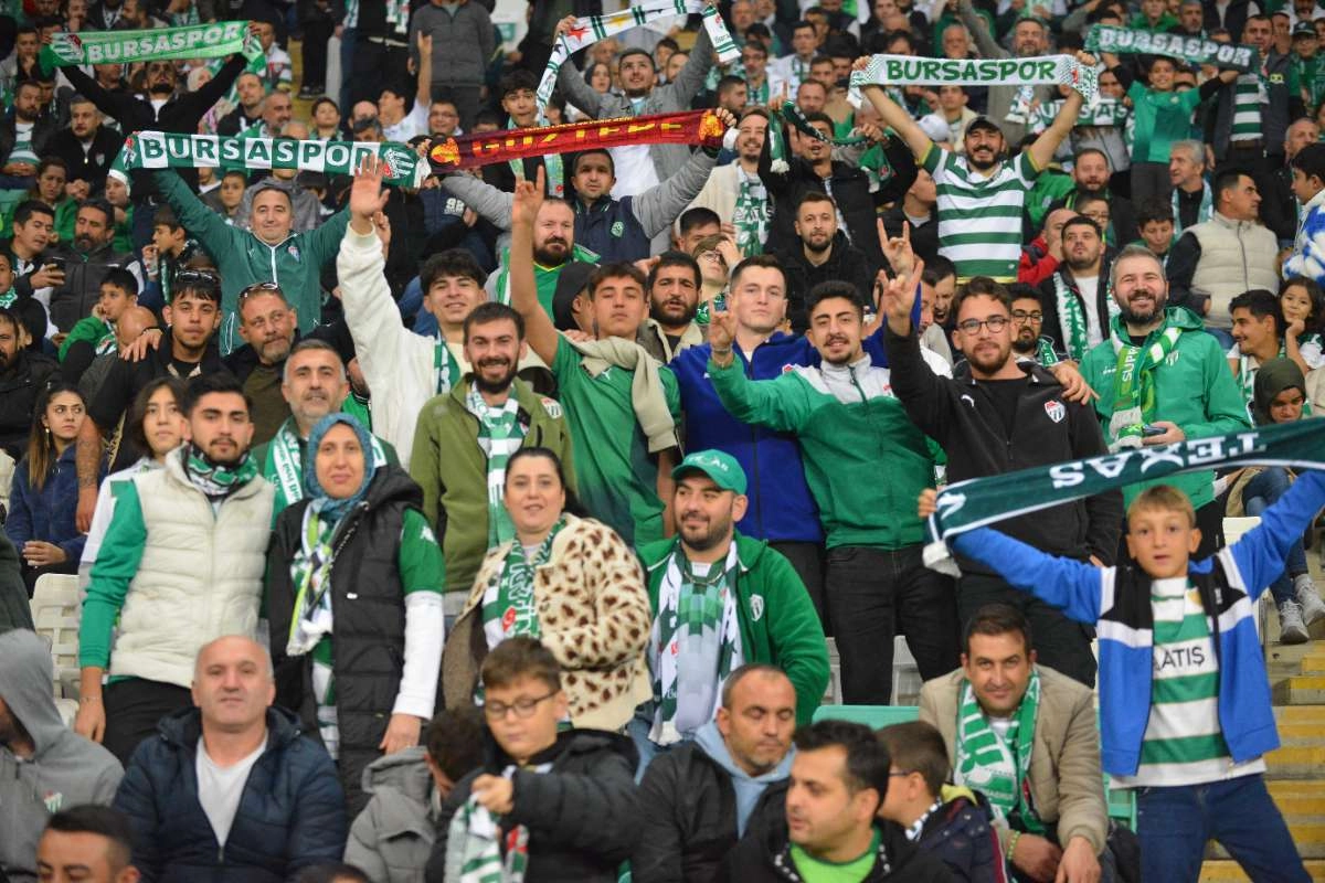 (FOTO GALERİ) Bursaspor-Menemen FK Taraftar Fotoğrafları-3