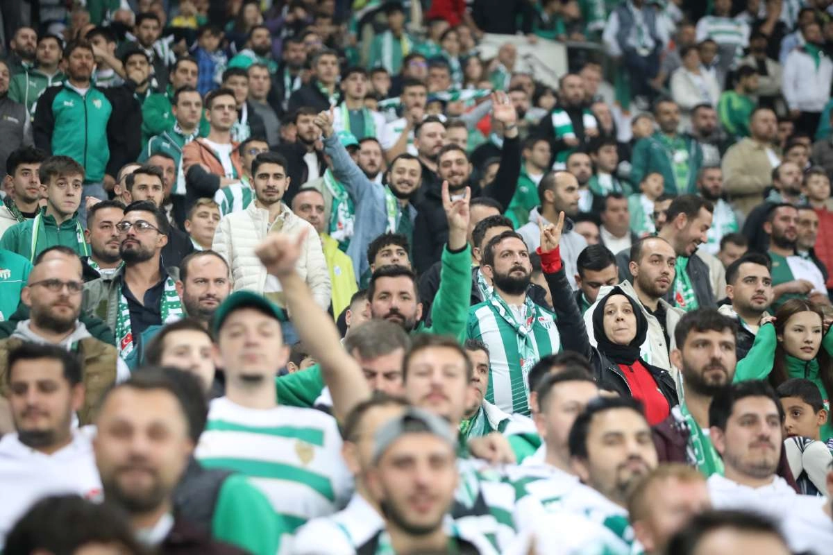 (FOTO GALERİ) Bursaspor-Menemen FK Taraftar Fotoğrafları-2