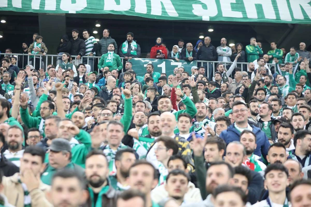 (FOTO GALERİ) Bursaspor-Menemen FK Taraftar Fotoğrafları-2