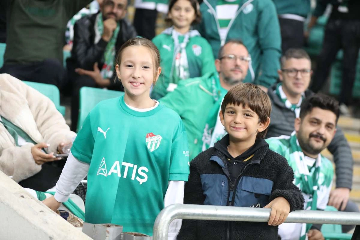 (FOTO GALERİ) Bursaspor-Menemen FK Taraftar Fotoğrafları-2