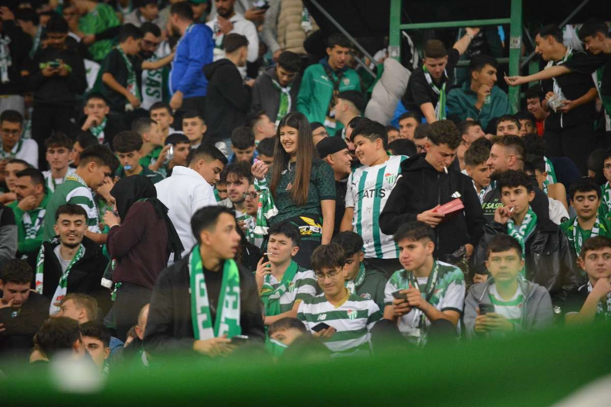 (FOTO GALERİ) Bursaspor-Menemen FK Taraftar Fotoğrafları-3