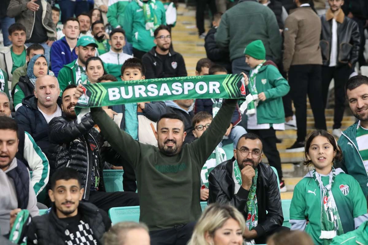 (FOTO GALERİ) Bursaspor-Menemen FK Taraftar Fotoğrafları-2