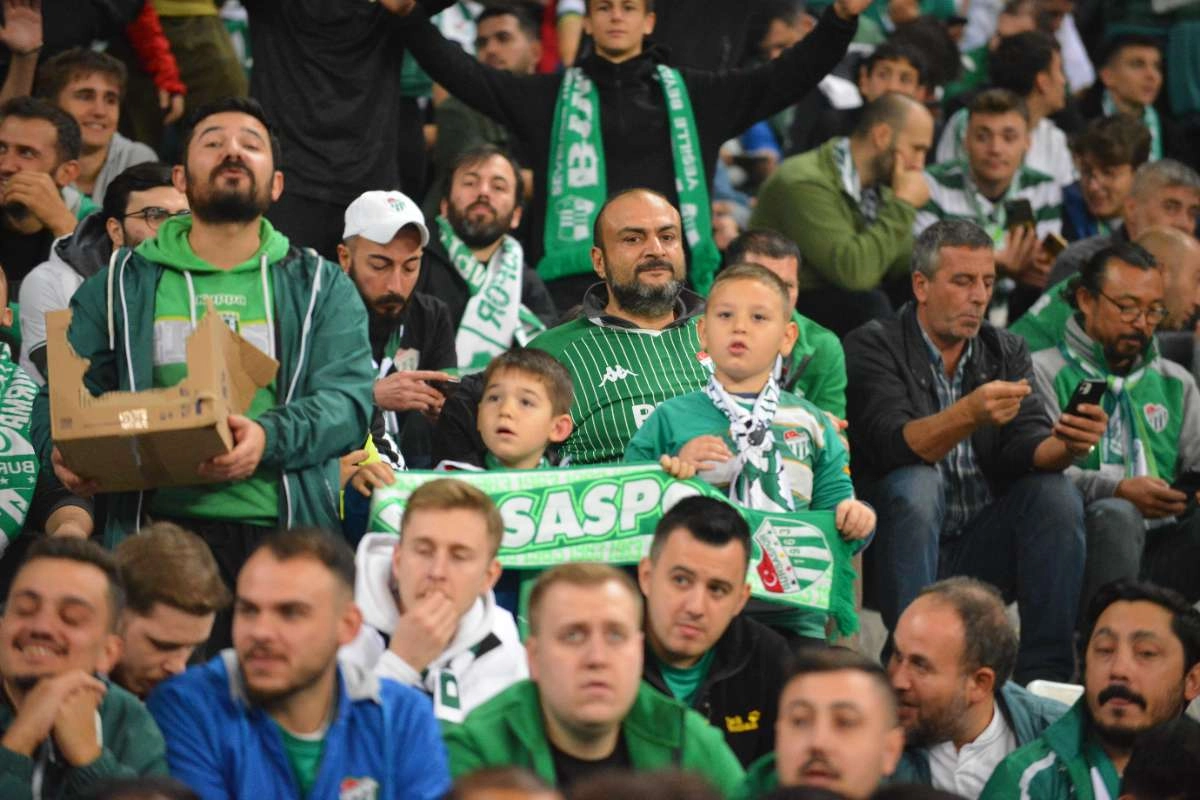 (FOTO GALERİ) Bursaspor-Menemen FK Taraftar Fotoğrafları-3