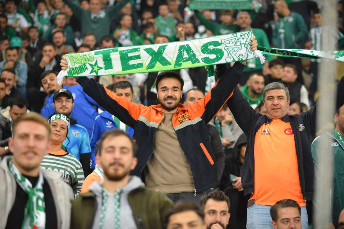 (FOTO GALERİ) Bursaspor-Menemen FK Taraftar Fotoğrafları-3