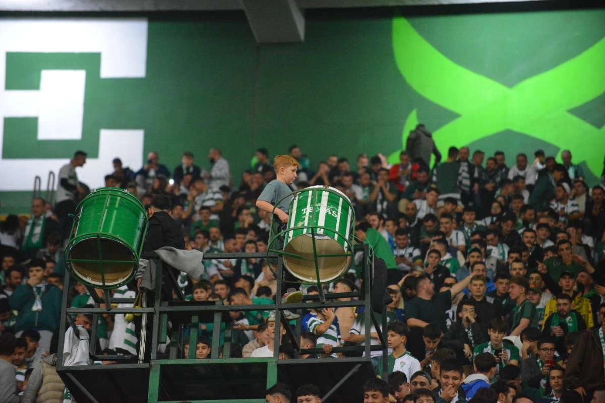 (FOTO GALERİ) Bursaspor-Menemen FK Taraftar Fotoğrafları-3