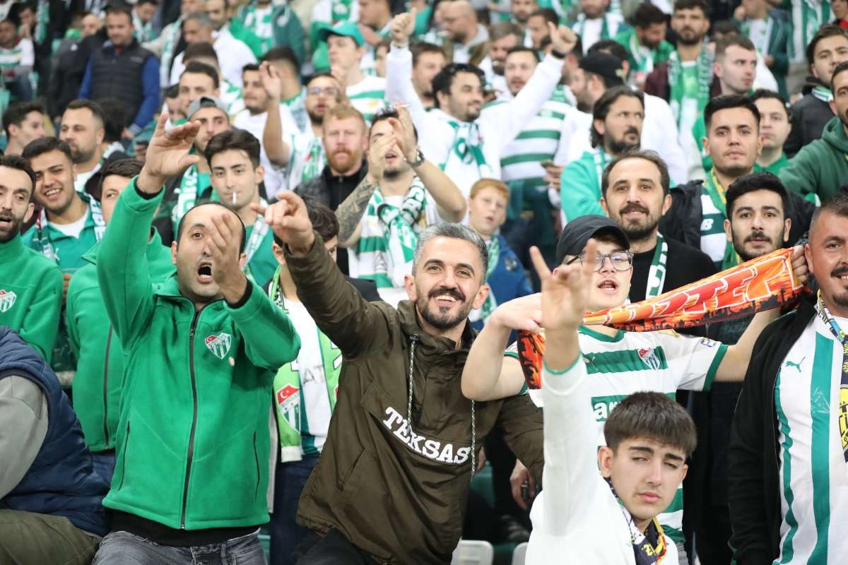 (FOTO GALERİ) Bursaspor-Menemen FK Taraftar Fotoğrafları-2