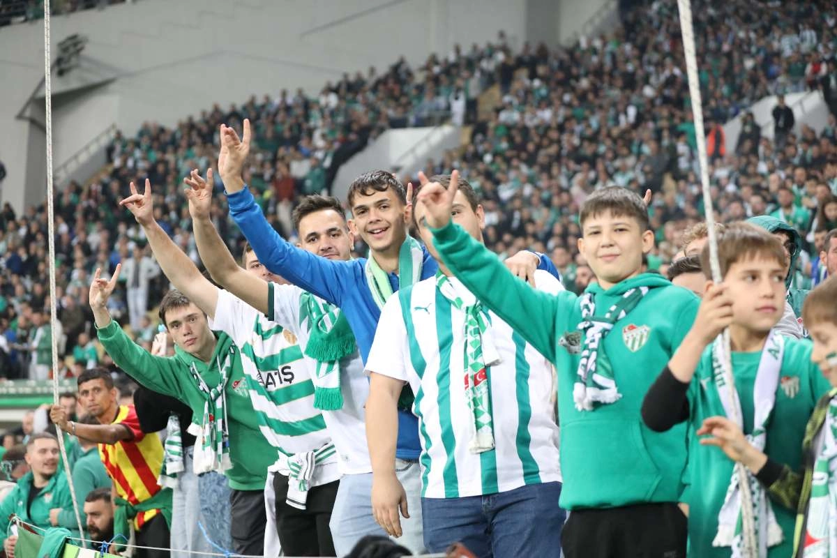 (FOTO GALERİ) Bursaspor-Menemen FK Taraftar Fotoğrafları-2