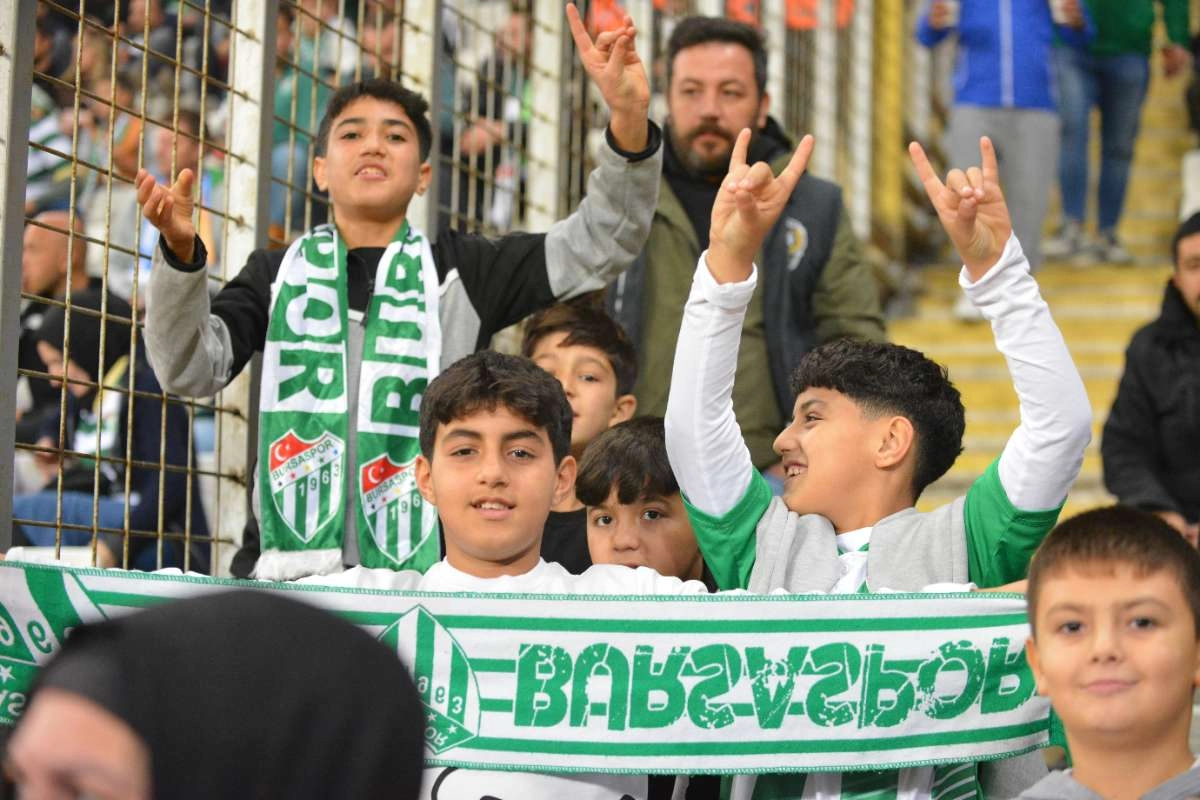 (FOTO GALERİ) Bursaspor-Menemen FK Taraftar Fotoğrafları-3