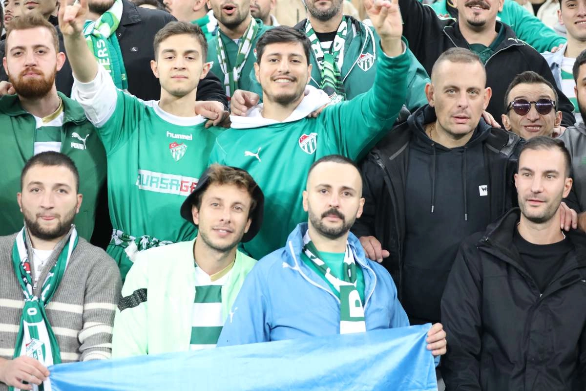 (FOTO GALERİ) Bursaspor-Menemen FK Taraftar Fotoğrafları-2