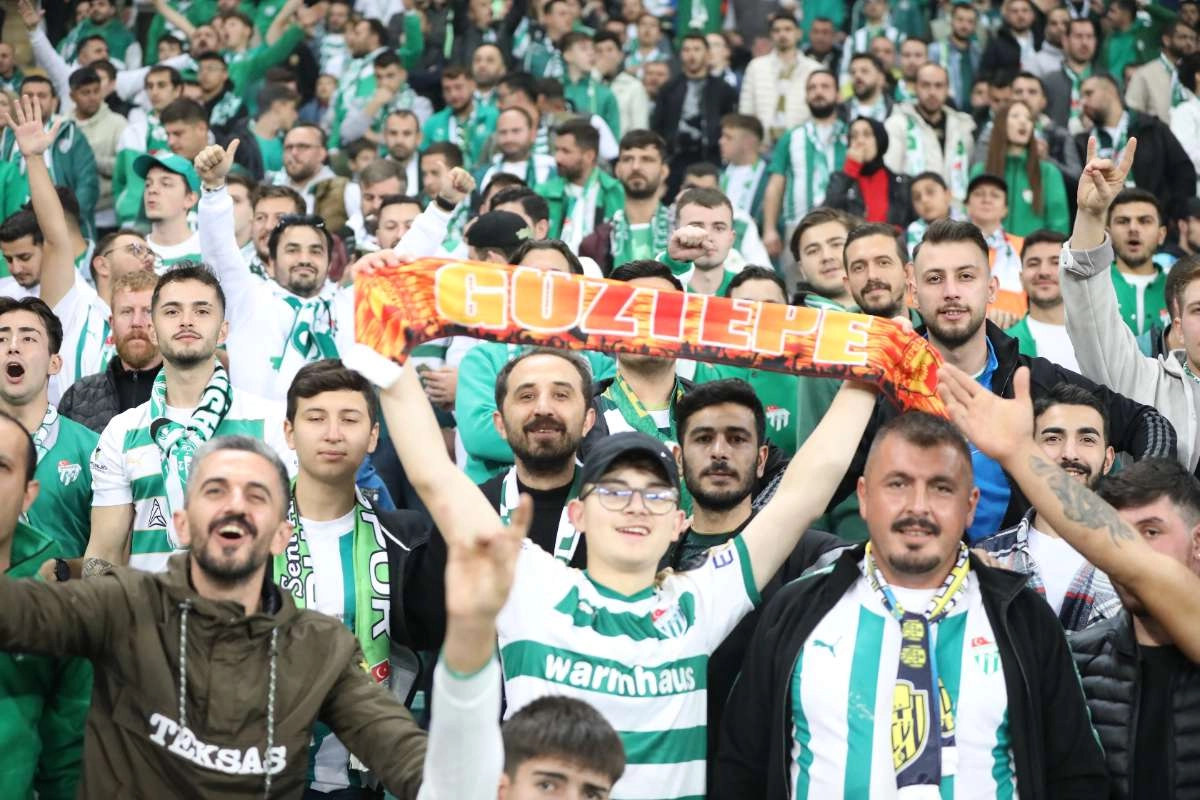 (FOTO GALERİ) Bursaspor-Menemen FK Taraftar Fotoğrafları-2