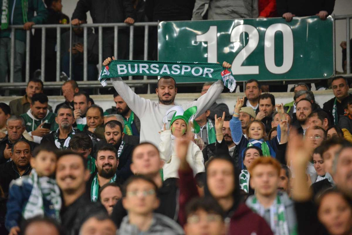 (FOTO GALERİ) Bursaspor-Menemen FK Taraftar Fotoğrafları-3