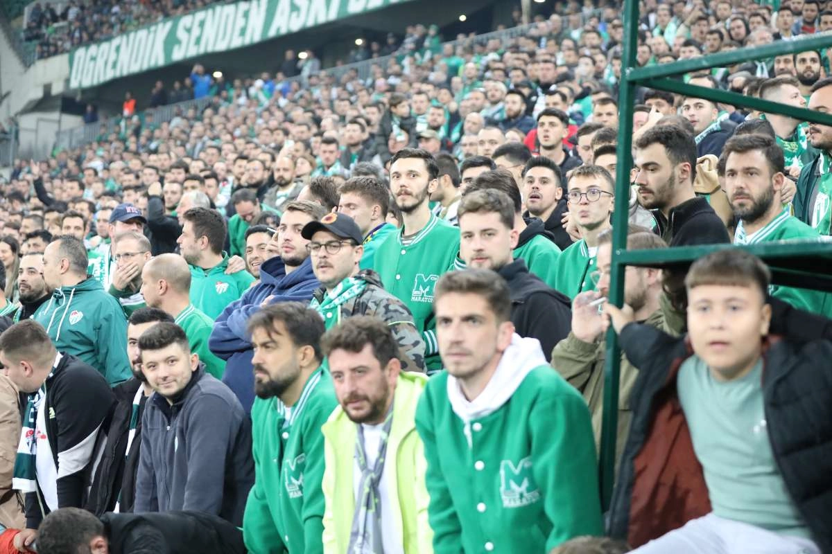 (FOTO GALERİ) Bursaspor-Menemen FK Taraftar Fotoğrafları-2