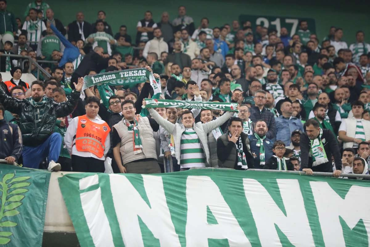 (FOTO GALERİ) Bursaspor-Menemen FK Taraftar Fotoğrafları-2