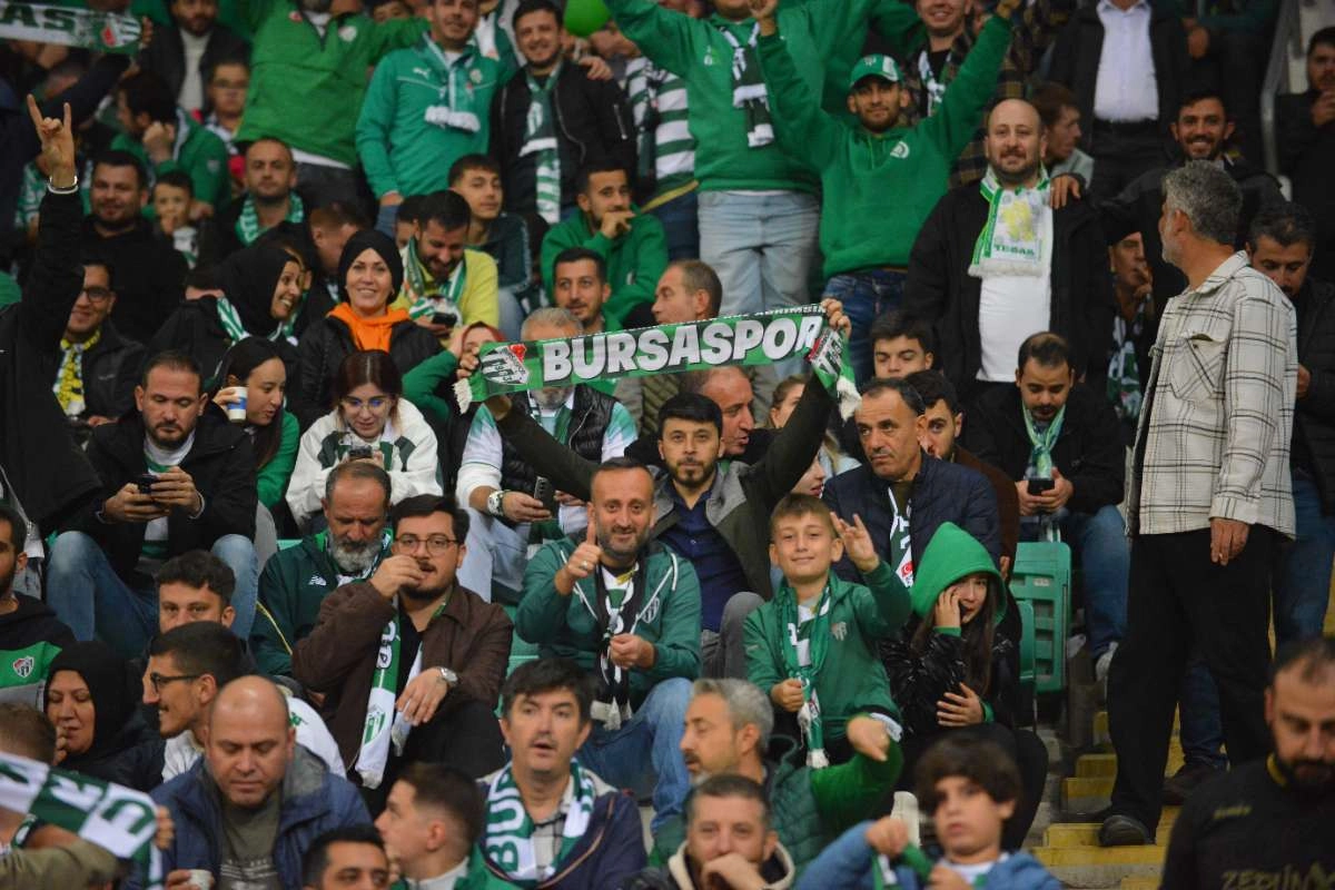 (FOTO GALERİ) Bursaspor-Menemen FK Taraftar Fotoğrafları-3