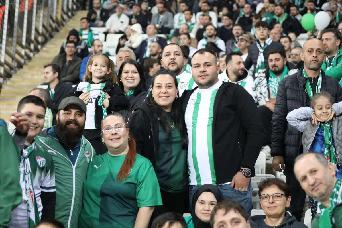 (FOTO GALERİ) Bursaspor-Menemen FK Taraftar Fotoğrafları-2