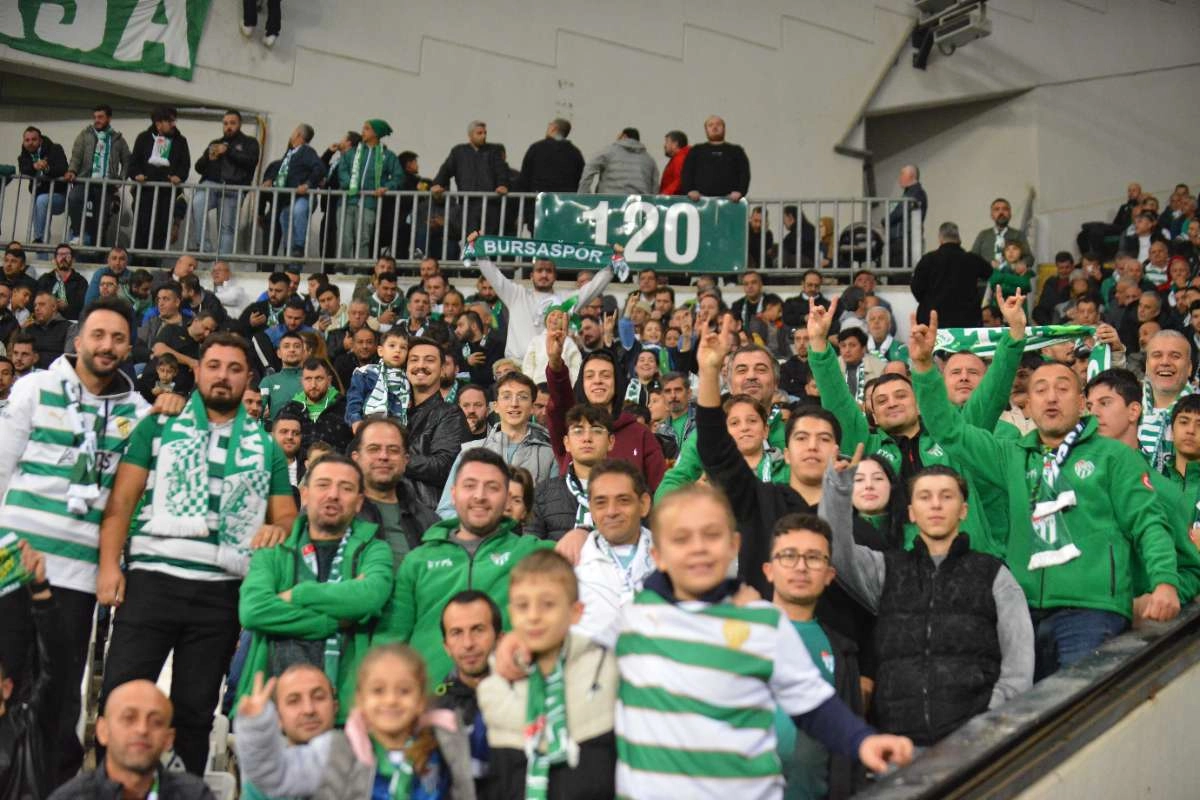 (FOTO GALERİ) Bursaspor-Menemen FK Taraftar Fotoğrafları-3