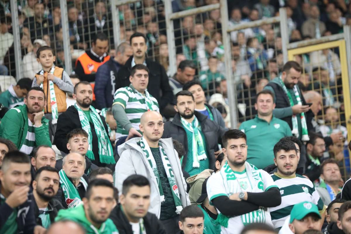 (FOTO GALERİ) Bursaspor-Menemen FK Taraftar Fotoğrafları-2
