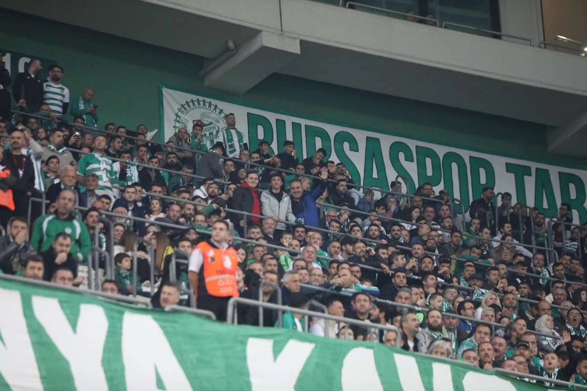 (FOTO GALERİ) Bursaspor-Menemen FK Taraftar Fotoğrafları-2