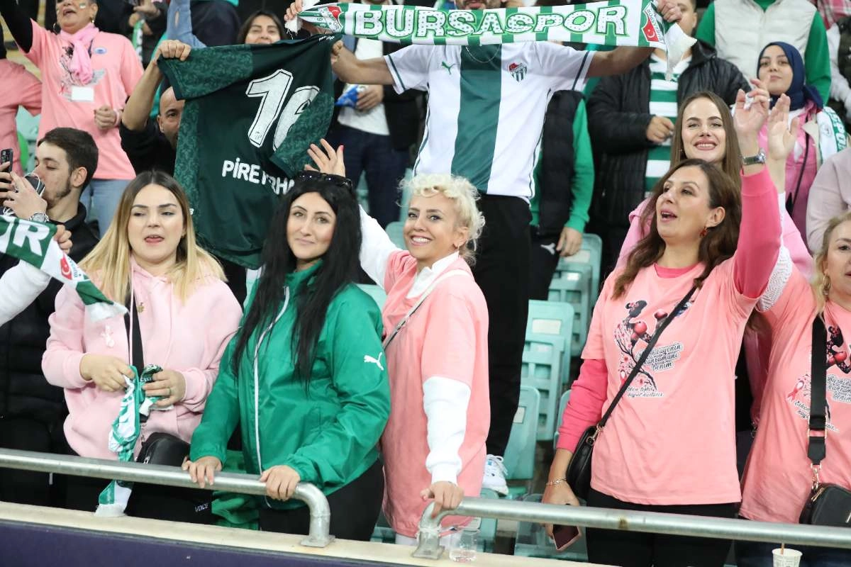 (FOTO GALERİ) Bursaspor-Menemen FK Taraftar Fotoğrafları-2