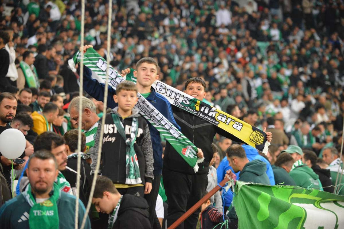 (FOTO GALERİ) Bursaspor-Menemen FK Taraftar Fotoğrafları-3