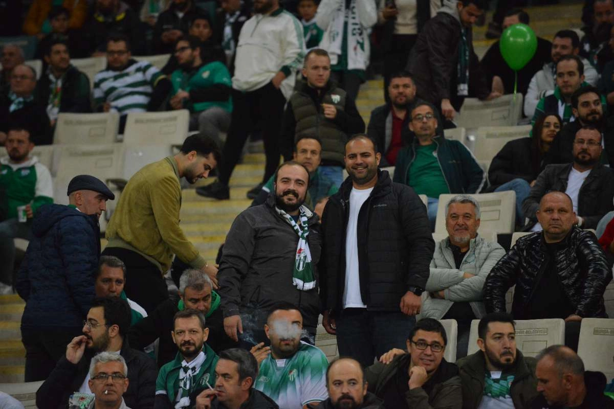 (FOTO GALERİ) Bursaspor-Menemen FK Taraftar Fotoğrafları-3