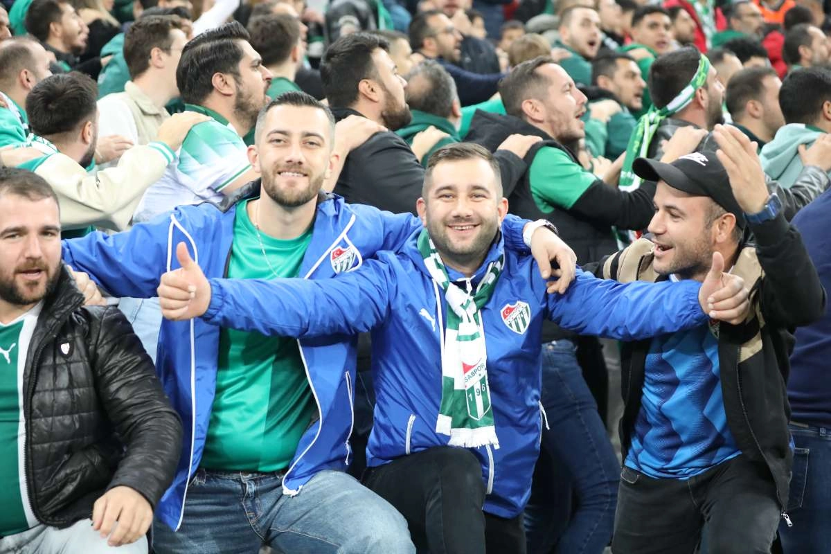 (FOTO GALERİ) Bursaspor-Menemen FK Taraftar Fotoğrafları-2