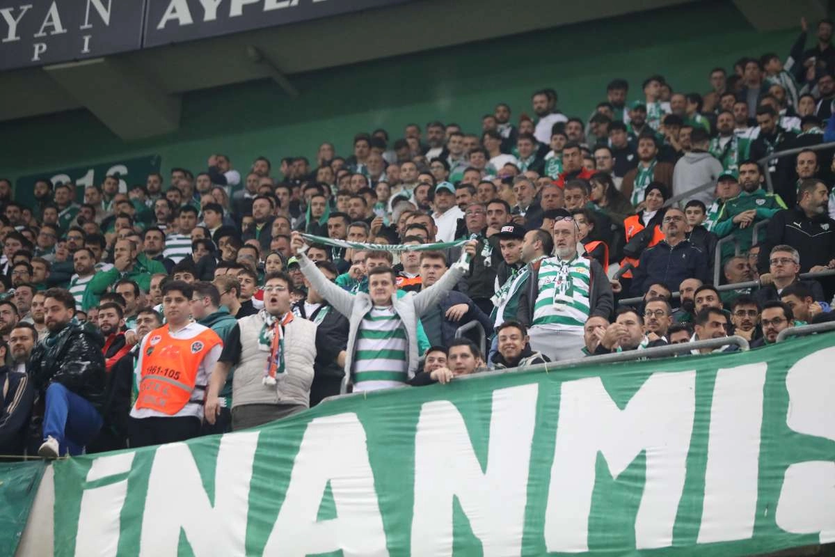 (FOTO GALERİ) Bursaspor-Menemen FK Taraftar Fotoğrafları-2