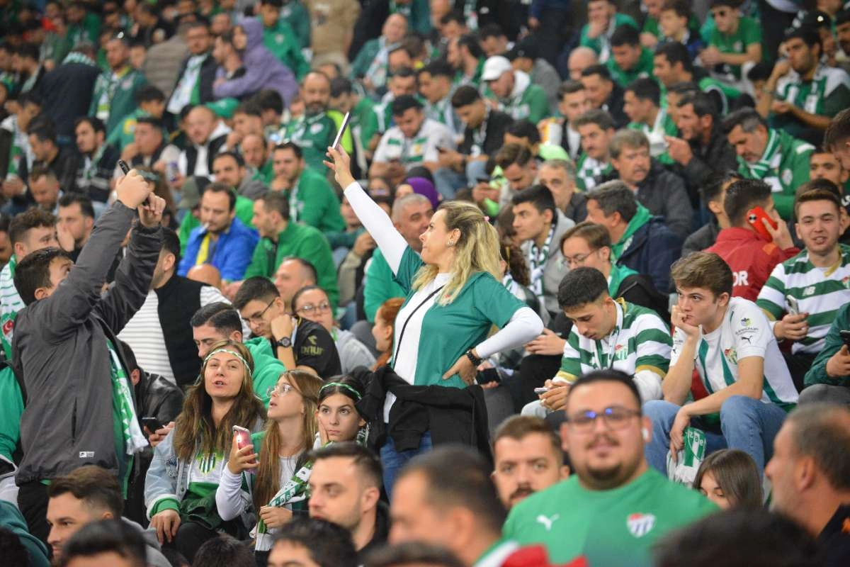 (FOTO GALERİ) Bursaspor-Menemen FK Taraftar Fotoğrafları-3