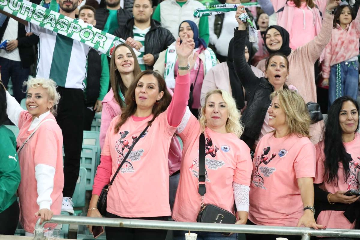 (FOTO GALERİ) Bursaspor-Menemen FK Taraftar Fotoğrafları-2