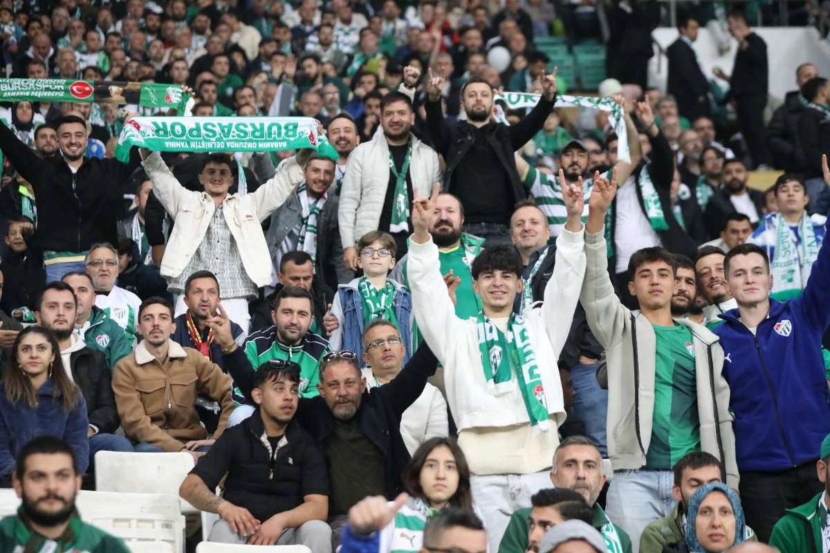 (FOTO GALERİ) Bursaspor-Menemen FK Taraftar Fotoğrafları-2