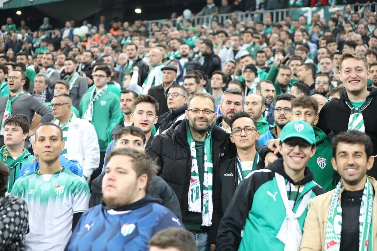(FOTO GALERİ) Bursaspor-Menemen FK Taraftar Fotoğrafları-2