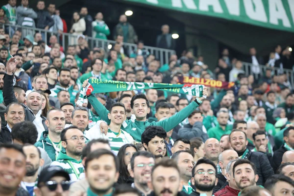 (FOTO GALERİ) Bursaspor-Menemen FK Taraftar Fotoğrafları-2