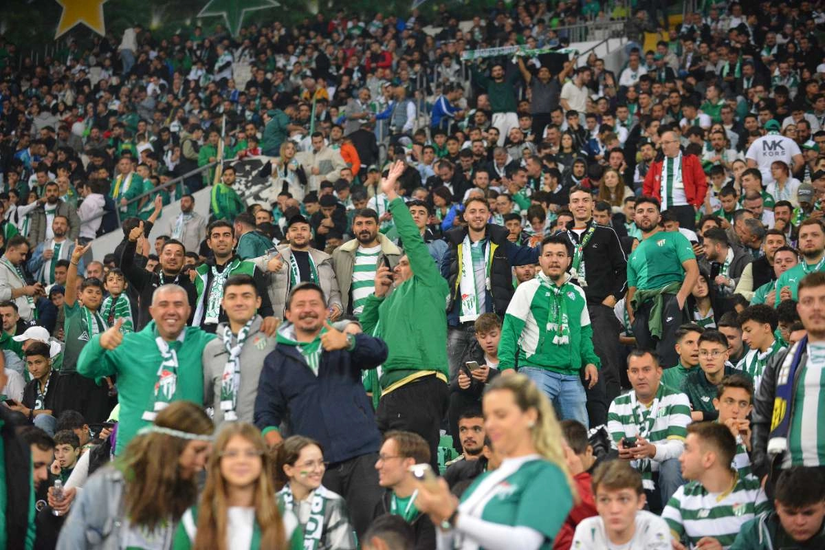 (FOTO GALERİ) Bursaspor-Menemen FK Taraftar Fotoğrafları-3