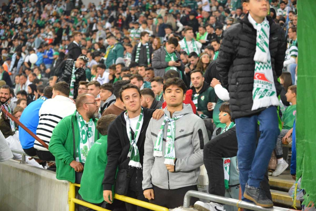 (FOTO GALERİ) Bursaspor-Menemen FK Taraftar Fotoğrafları-3