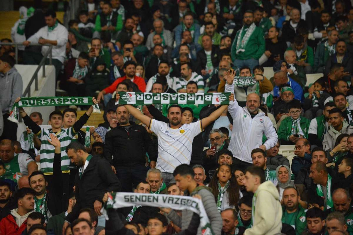 (FOTO GALERİ) Bursaspor-Menemen FK Taraftar Fotoğrafları-3