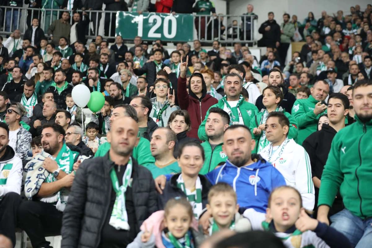 (FOTO GALERİ) Bursaspor-Menemen FK Taraftar Fotoğrafları-2